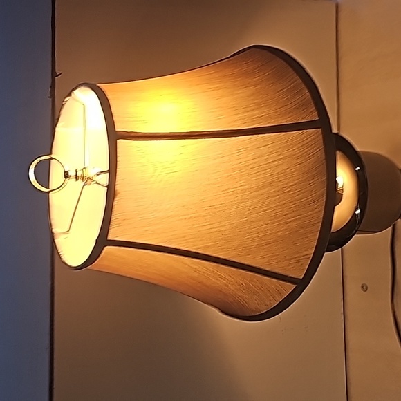 Table Lamp - Picture 2 of 12